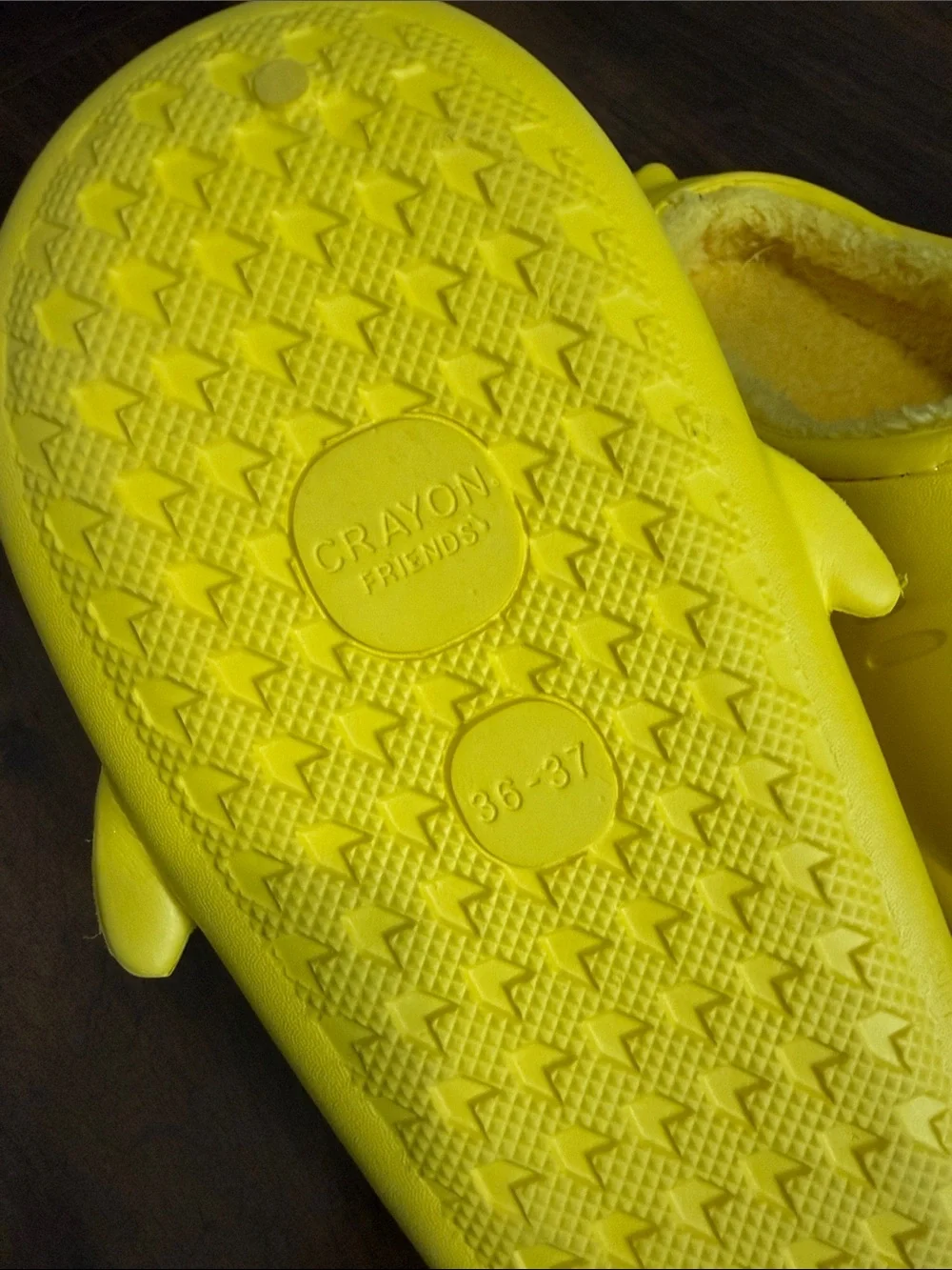 Crayon Friends cozy yellow